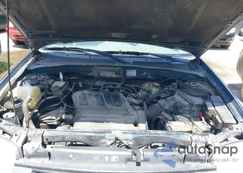 2001 Ford Escape Xlt from USA, damaged, VIN 1FMCU041X1KF10409